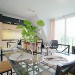 Everysky - Konopnickiej 11 * קרפאז'