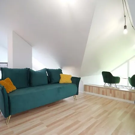 Everysky - Konopnickiej 11 קרפאז'